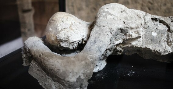 Uno dei calchi conservati all'interno della Villa dei Misteri